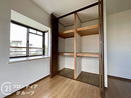 住まい選びは、価格や立地だけでなく、将来の暮らし方まで含めて考えることが大切です。今の段階で気になっていることを、まずスタッフに話してみてください