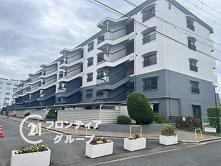 住まい選びは、価格や立地だけでなく、将来の暮らし方まで含めて考えることが大切です。今の段階で気になっていることを、まずスタッフに話してみてください