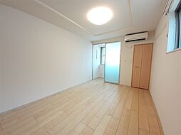 レノヴァティオ 102 1階ワンルームのリビング/ダイニング