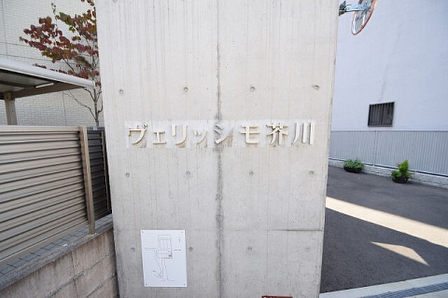 13 / 27