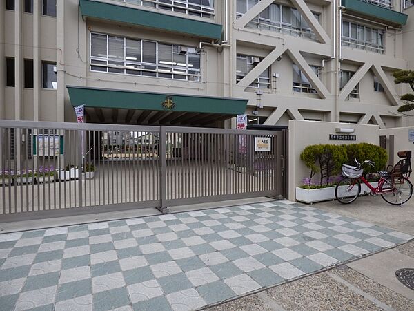 画像27:【小学校】茨木市立 中津小学校まで684ｍ