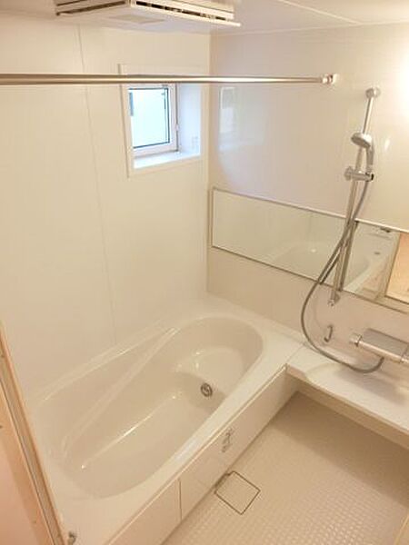 画像5:ゆったりとした一坪の浴室は魅力的です
