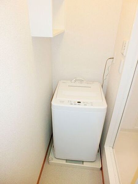 画像9:脱衣スペース・洗濯機付いてます