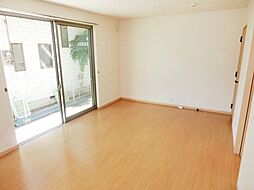 メゾンフルール 1階ワンルームのリビング/ダイニング