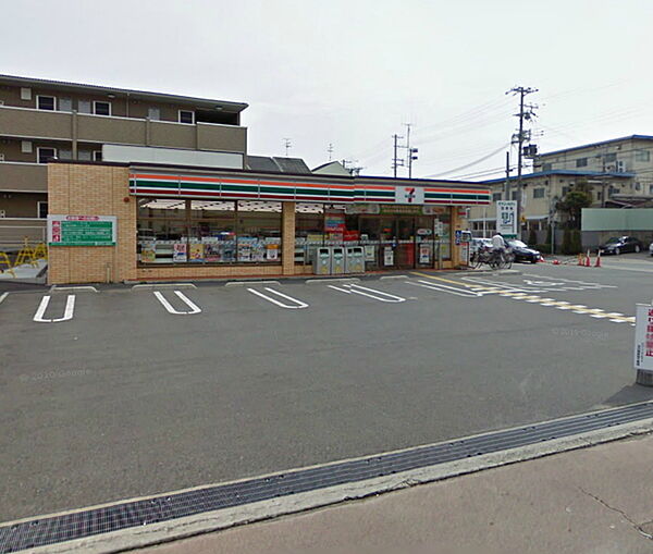 画像25:コンビニ「セブンイレブン守口梶町4丁目店まで385m」