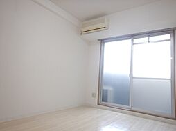 グラシアス中島 7階1Kのリビング/ダイニング