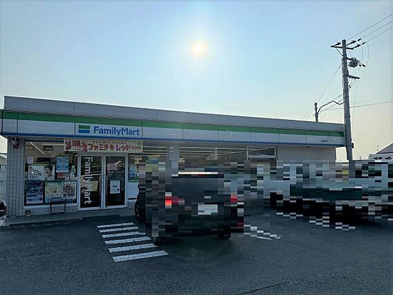 ファミリーマー...