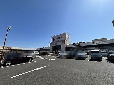 近隣商業施設「カネスエ」