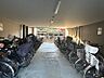 駐車場：地下共用駐輪場は、外部の環境から自転車を守ります。自転車通勤や休日のサイクリングも快適です。