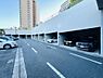 その他：敷地内駐車場を完備。住戸への動線もスムーズで、快適なカーライフをサポートします。