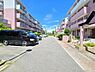 その他：・敷地内駐車場は1住戸につき1台の専用使用権。平面駐車場なので出し入れ便利です。使用料は無償です。・周辺には緑も多く、穏やかな住環境が魅力。