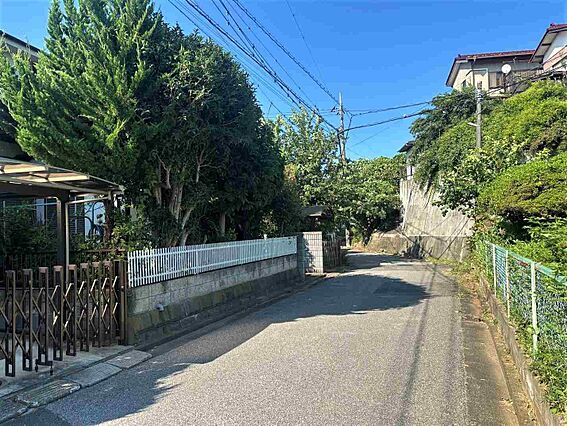 前面道路　南側...