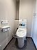 トイレ：清潔感のあるトイレは、日々の暮らしを快適にします。温水洗浄便座やペーパーホルダーも完備しています。