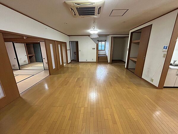 リビング/ダイニングを拡大表示