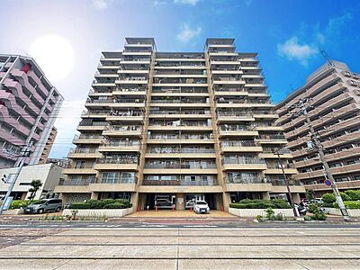 外観：昭和57年12月新築（築43年）鉄骨鉄筋コンクリート造全72戸13階中2階