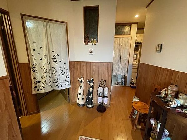 玄関を拡大表示