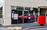 周辺：神田錦町郵便局 徒歩1分。郵便物の発送や荷物の受け取り、振込など、暮らしの手続きがひと通り行える郵便局が徒歩圏にあり、とても便利な立地です。 45m
