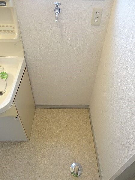 画像12:洗濯機置き場　写真は101号室です
