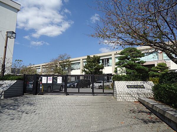 画像18:久留米市立合川小学校（775m）