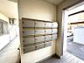 その他：木製建具や、無垢材使用のフローリングと自然素材が施された一室になります♪