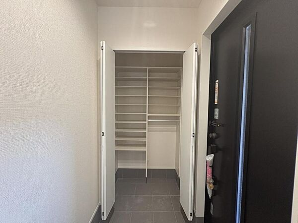 玄関を拡大表示