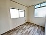 室内：角部屋ならではの2面採光で明るく換気もしっかり行き届きます◎