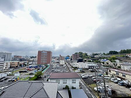 存在感のある重厚な外観デザインです。