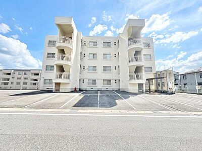 外観：ペット飼育可能な中古マンションです♪大切なペットと新生活を始めることができます！