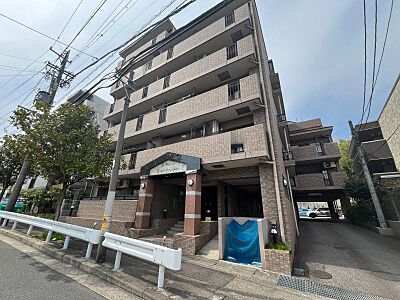 外観:地下鉄鶴舞線「塩釜口」駅まで徒歩約11分♪通勤・通学・おでかけに便利な立地です。 外観:地下鉄鶴舞線「塩釜口」駅まで徒歩約11分♪通勤・通学・おでかけに便利な立地です。