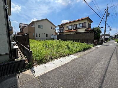 外観：【現地土地写真】都市ガス、公共下水、公営水道と設備が整っております♪