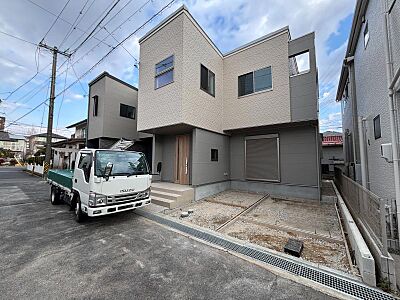 外観:長期優良住宅!太陽光が搭載されたオール電化住宅です♪ 外観:長期優良住宅!太陽光が搭載されたオール電化住宅です♪