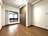 室内：お掃除もラクチンなフローリングのお部屋です、収納も有りますのですっきり片付きますね
