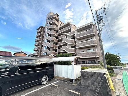 専有面積90ｍ2超えの3LDK！人気の角部屋のため、採光・通風も良好です♪