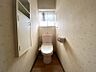 トイレ：トイレは2階にも完備！朝の混雑時や夜間も気兼ねなく使えて安心です♪