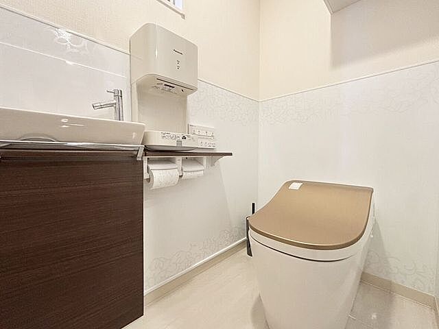 トイレ プレサンスロジェ国際通りレーヴタワー 13階/-