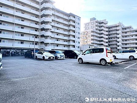 学校、スーパー、コンビニ等、周辺環境が整った生活しやすいマンションです。