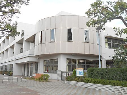 小山小学校まで約620ｍ