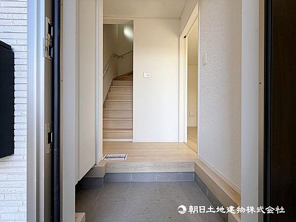 玄関を拡大表示