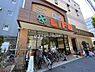 周辺：【スーパー】ライフ 神田和泉町店まで698ｍ