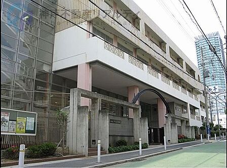 神戸市立中央小学校 徒歩15分。 1170m