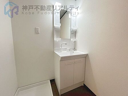 洗面台新調しています♪