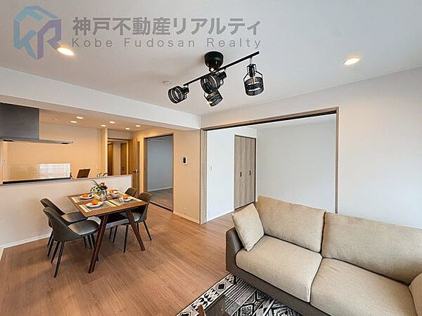 リビング/ダイニングを拡大表示