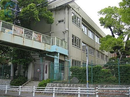 神戸市立名谷小学校 徒歩14分。 1090m