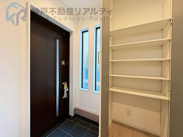 玄関を拡大表示