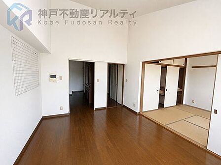 LDKは13帖ありご家族での暮らしに敵しています♪