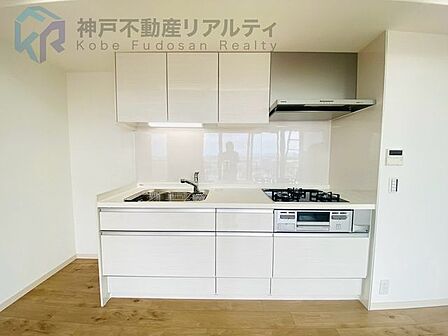 壁付キッチンはリビングのスペースを有効にお使いいただけます♪