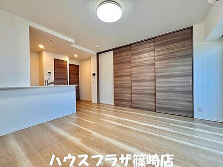 落ち着いた色合のリビングなので、気が安らぎますね。