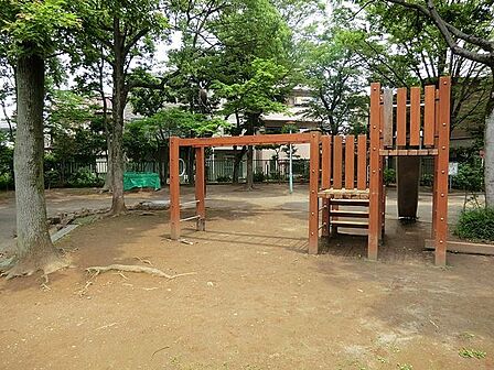 小岩の森公園 徒歩4分。 310m
