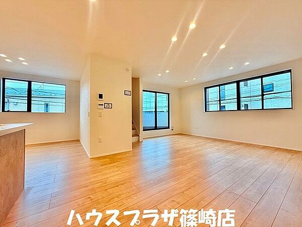 リビング/ダイニングを拡大表示