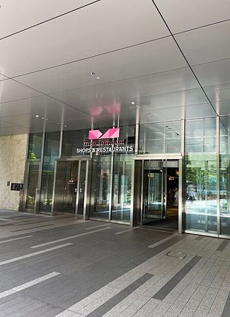 ムスブ田町SHOPS＆RESTAURANTS 徒歩9分。 700m